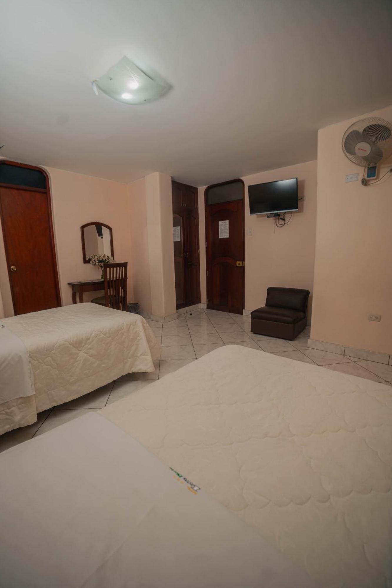 Hotel Torre Norte Трухільйо Екстер'єр фото